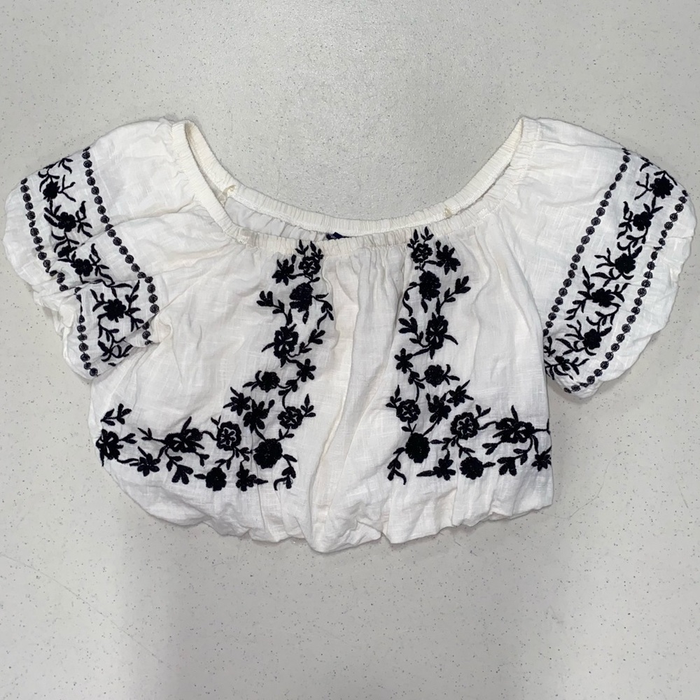 Puffy style crop top
